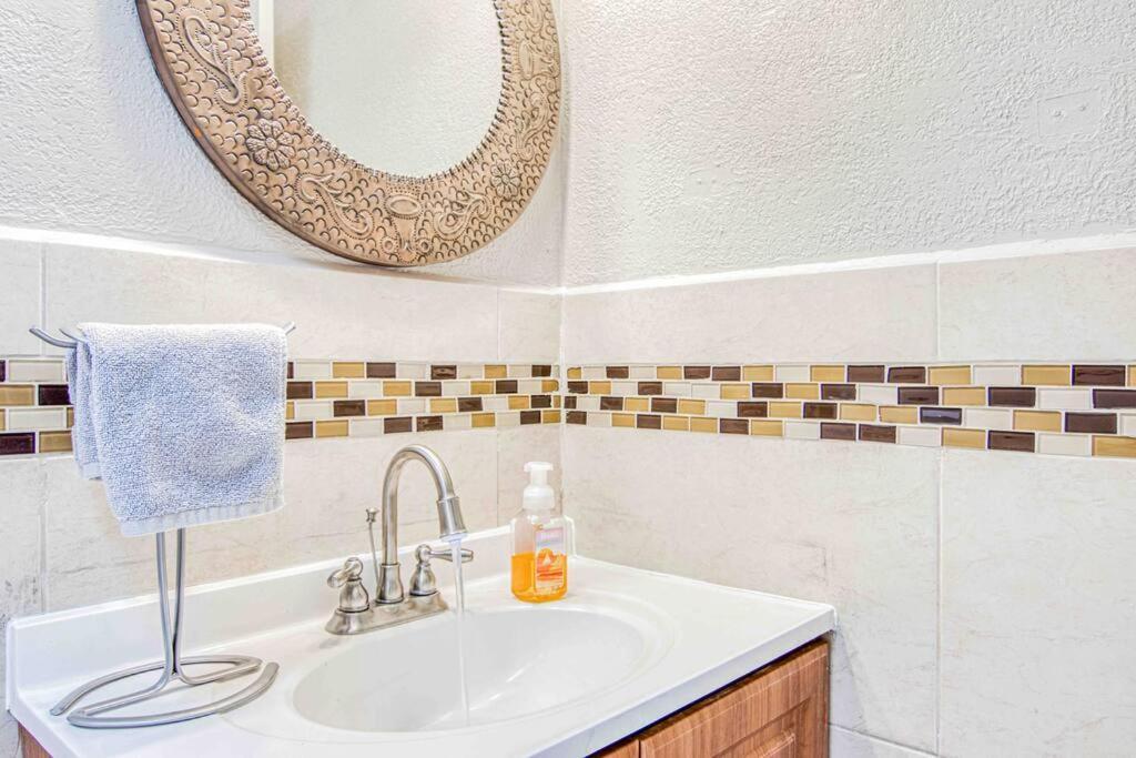 Villa My Cozy Duplex A In The Heart Of West Side El Paso Esterno foto